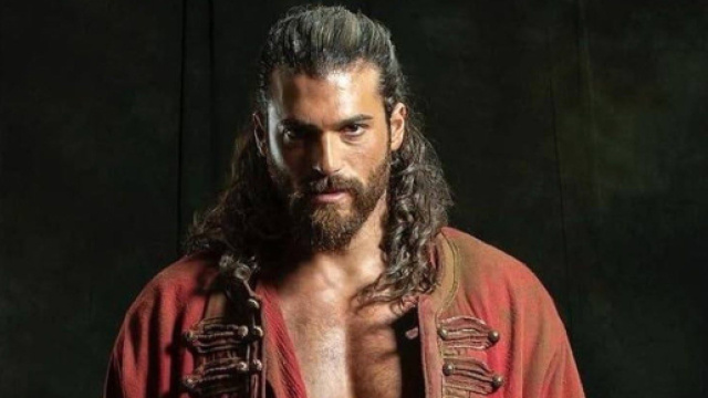 Can Yaman nell'immagine promozionale &copy; El Turco