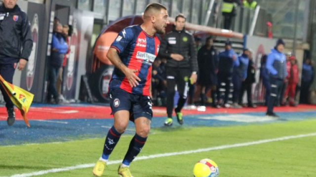 Cosimo Chiric&ograve; in azione con la maglia del Crotone - &copy; Facebook / FcCrotone
