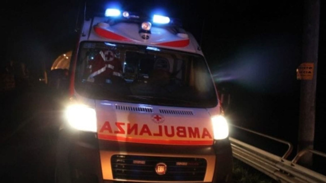 Ambulanza durante il servizio di soccorso - &copy; Croce Rossa Italiana