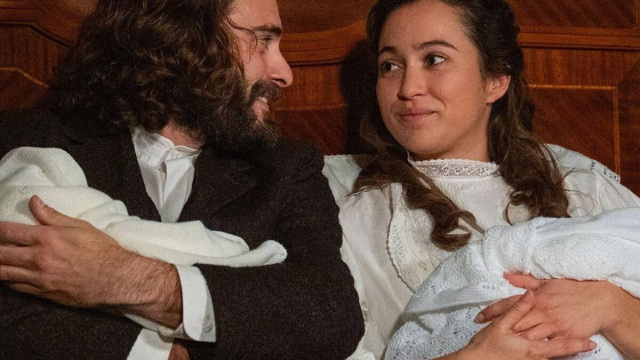 Catalina, Adriano e i due gemelli &ndash; &copy; La Promessa.