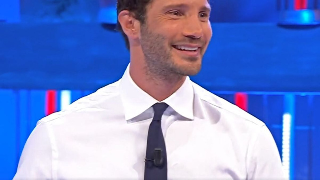 Stefano De Martino al timone di Affari Tuoi &ndash; &copy; Rai.