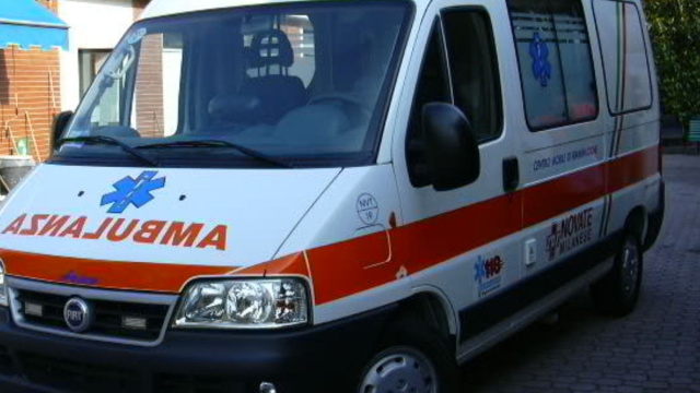 Ambulanza della Croce Rossa Italiana &copy; Wikipedia Commons