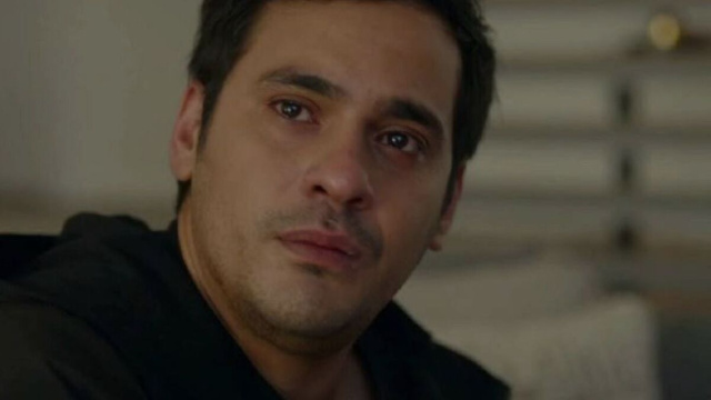 Il personaggio di Tolga in Tradimento &copy; Mediaset.