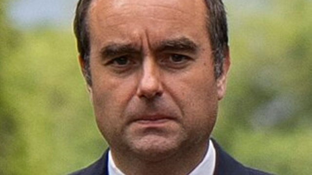 Il primo ministro Lecornu dimissionario (foto wikipedia)