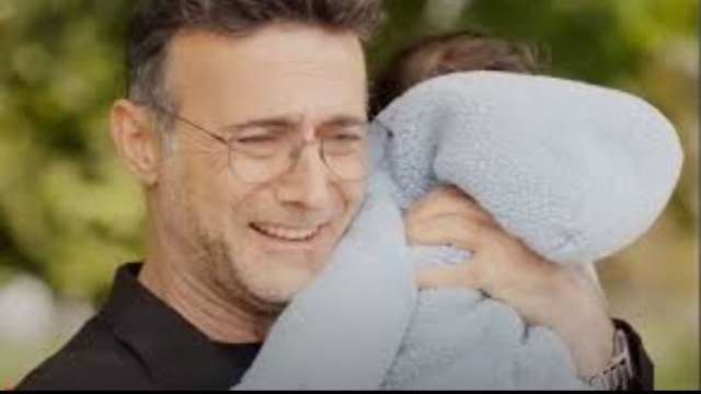 Oltan e il nipote Can in una scena di Tradimento &copy; Mediaset.