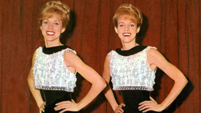 Le gemelle in una foto di Sorrisi e Canzoni del 1965