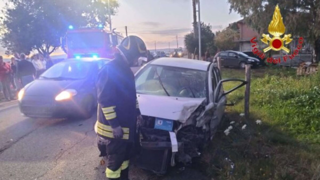 Incidente nel Vibonese, Vigili del Fuoco in azione - &copy; Vigili del Fuoco