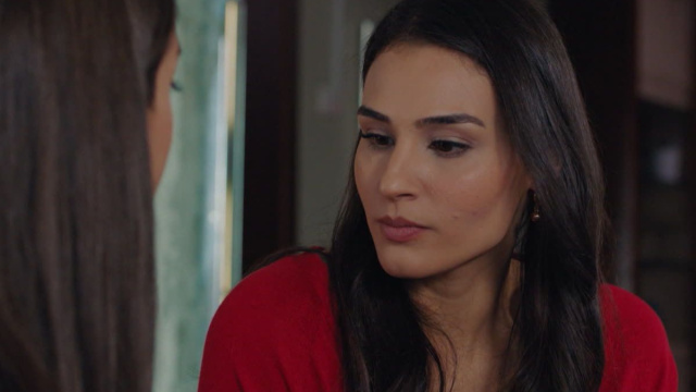 Yesim in una scena di Tradimento &copy; Mediaset.