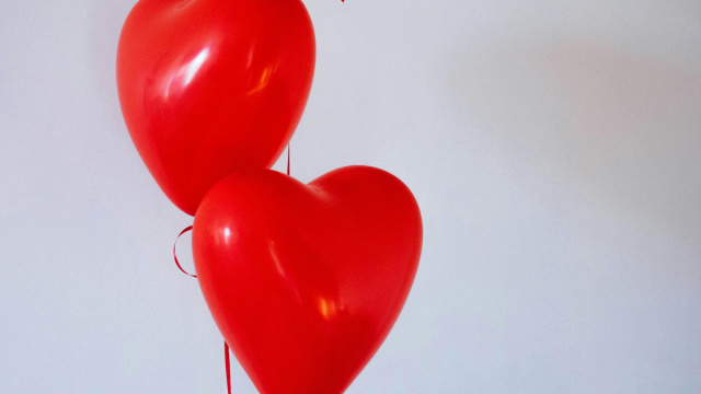 Palloncini a forma di cuore &copy; Pexels.com