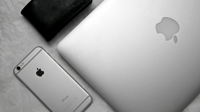 Prodotti Apple d'esempio. &copy; Creative Commons