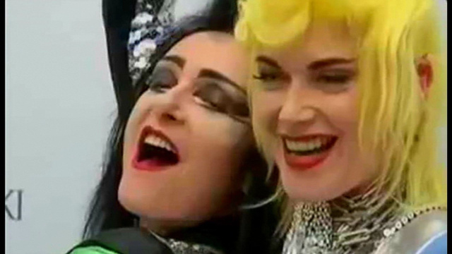 Siouxsie Sioux e Pam Hogg agli Scottish Fashion Awards 2009 &copy; Creative Commons.