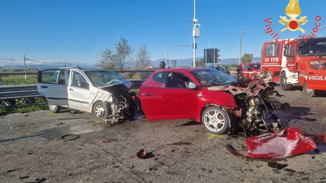 L'incidente stradale che ha portato alla morte dei giovani - &copy; Vigili del Fuoco