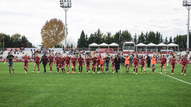 L'esultanza delle giallo rosse a fine gara &copy; www.asroma.com