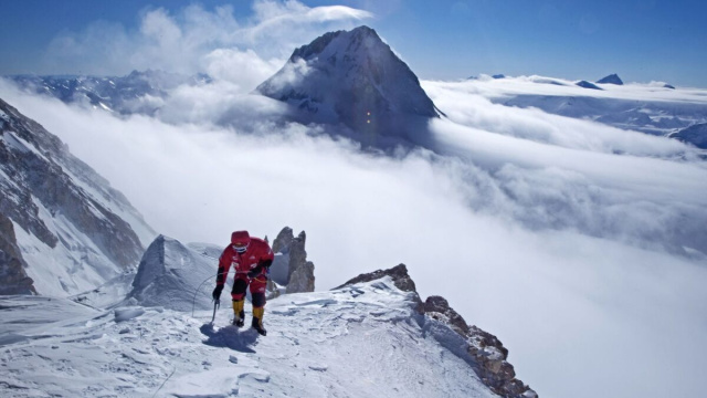 Simone Moro in uno scatto social. &copy; Immagine Facebook Simone Moro