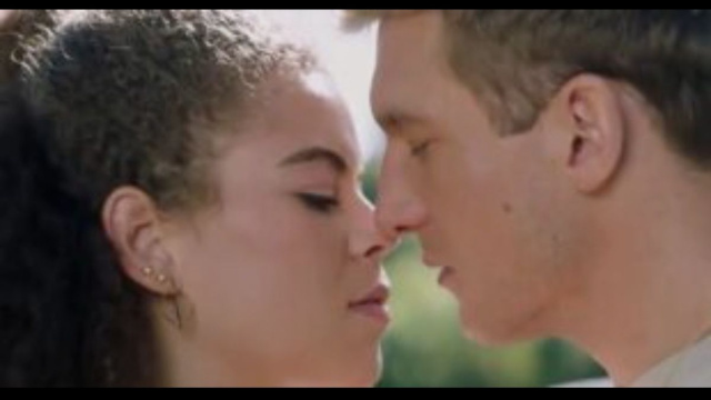 Ana Alves e Vincent Ritter in una scena di Tempesta d'amore &copy; Mediaset.