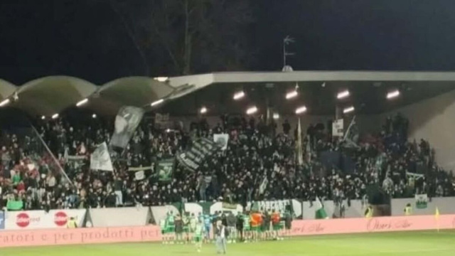I tifosi dell'Avellino in trasferta @ foto Pagina Facebook Dimensione Calcio