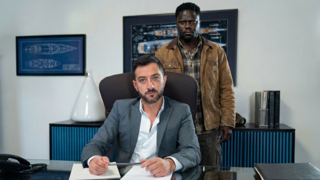 Gennaro Gagliotti e Okoro &copy; Un Posto al Sole Rai - Immagine rielaborata con IA