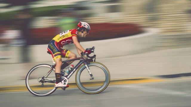 ciclista in azione &copy; immagine pixabay