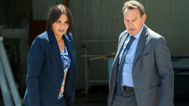 Marina Giordano (Nina Soldano) e Roberto Ferri (Riccardo Polizzy Carbonelli) &copy; Un posto al sole Rai