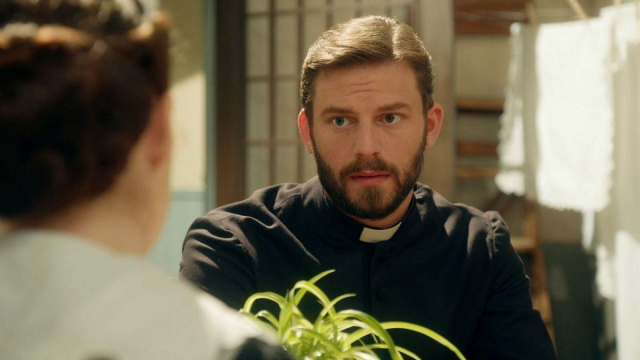 Maria e Padre Samuel &copy; La Promessa.