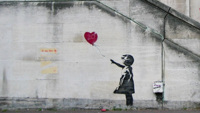 Un'opera di Banksy a Londra. &copy; streetartbio.com