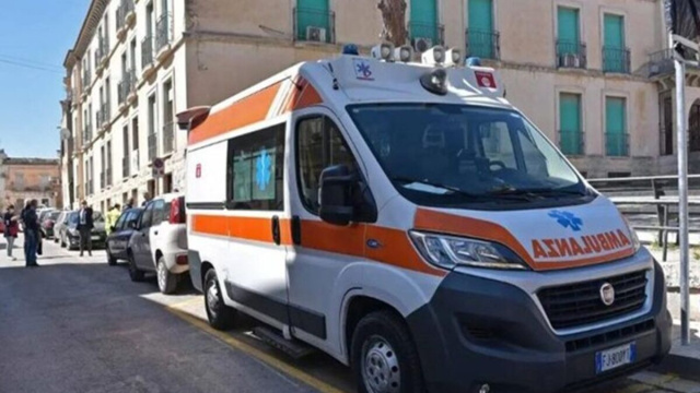 Ambulanza, foto archivio @foto Facebook.