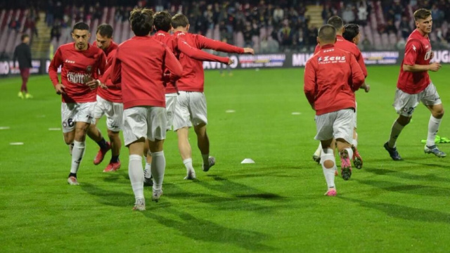 Crotone, squadra durante un'allenamento - &copy; Facebook / FcCrotone