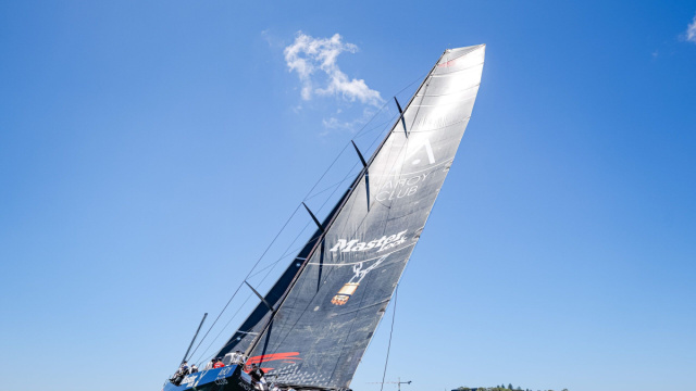 Master Lock Comanche out of Rolex Sydney Hobart - Cruising Yacht ... &copy; Creative Commons