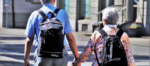 Pensioni all'estero, scatta il controllo Inps 2026: rischio sospensione assegno