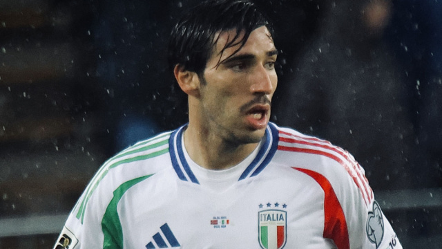 Sandro Tonali con la maglia dell'Italia (Wikimedia Commons).