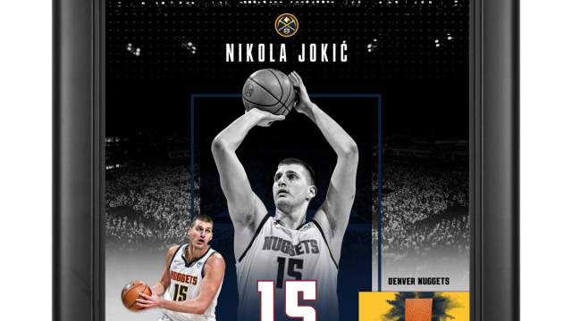 Firma facsimile dei Denver Nuggets di Nikola Jokic, incorniciata ... &copy; Creative Commons