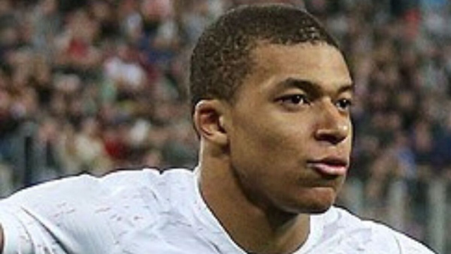 Kylian Mbapp&eacute; con la maglia della Francia (Wikicommons.)