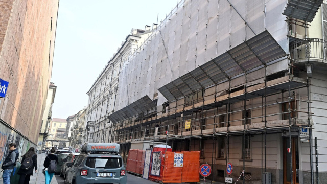 Immagine di alcune impalcature edili &copy; rainews.it