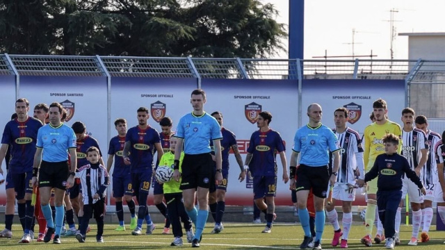 L'ingresso in campo di Guidonia Montecelio e Juventus Next Gen &copy; guidoniamontecelio Instagram