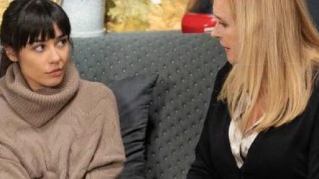 In foto Rossella e Ornella di Un posto al sole &copy; Rai.