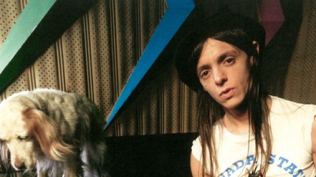 Lucio Corsi, il cantautore in testa al Fantasanremo dopo la prima serata | Immagine &copy; Facebook.