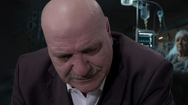 Luca De Santis (Luigi Di Fiore) &copy; Un Posto al Sole Rai, sfondo creato con Midjourney.png