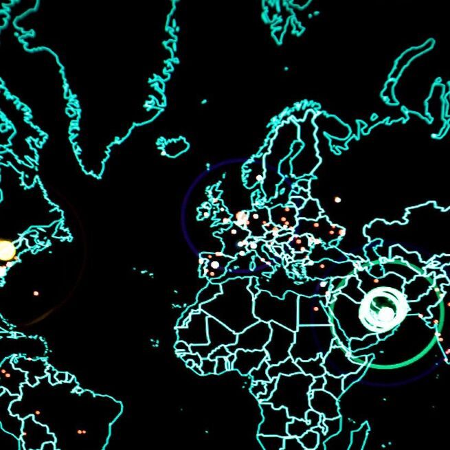 Una mappa in tempo reale di cyberattacchi. Giugno 2017 U.S. Air Force photo by J.M. Eddins Jr.