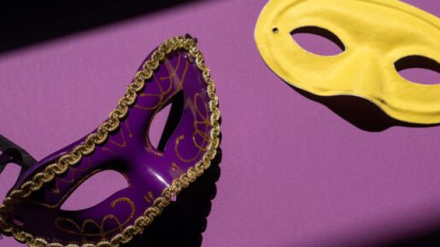 Maschere di Carnevale &copy; Immagine di Pexels.