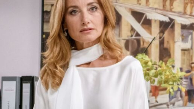 Alexandra Schwarzbach in una scena di Tempesta d'amore screenshot &copy; Mediaset.