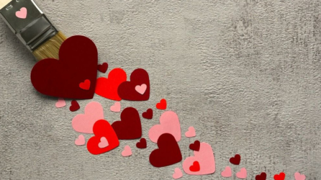 Una pennellata di cuori &copy; Pixabay.