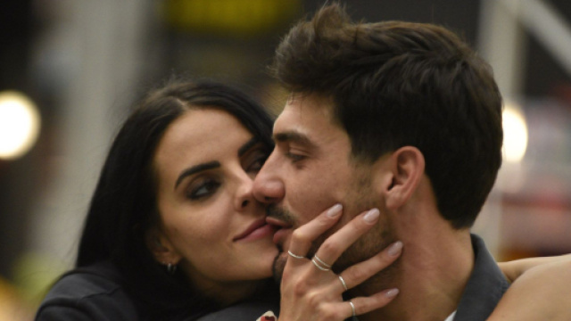 Shaila e Lorenzo litigano al Grande Fratello - &copy; Mediaset.