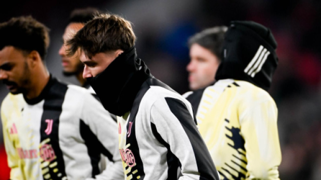I calciatori della Juventus durante il riscaldamento - &copy; Facebook / Juventus