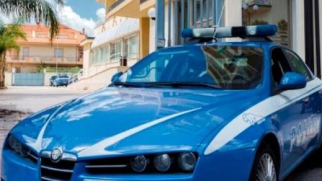 Auto della Polizia di Stato - &copy; Facebook / Questura di Reggio Calabria