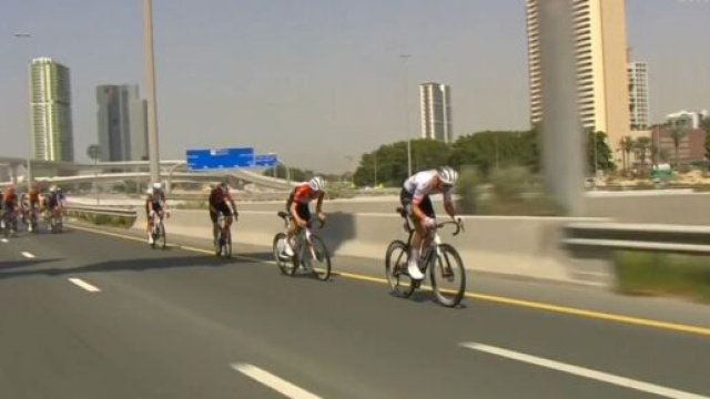 La fuga di Tadej Pogacar allo UAE Tour - &copy; Screenshot Eurosport
