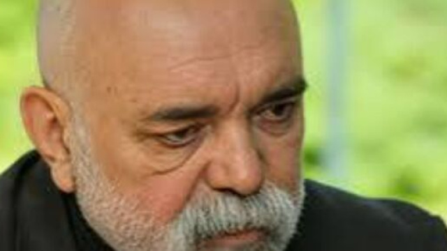 Il personaggio di Sezai in una scena di Tradimento &copy; Mediaset.