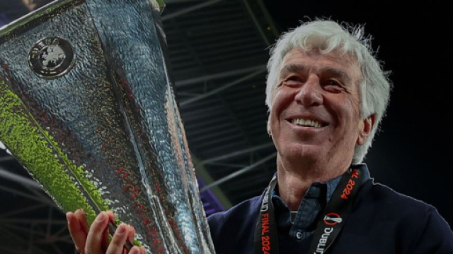 Giampiero Gasperini con la Coppa Uefa &copy; Atalanta B.C.