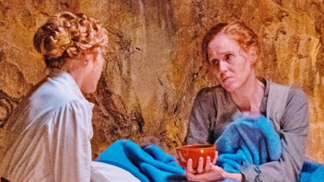 Pia &egrave; viva e si nasconde in una grotta &copy; La Promessa.