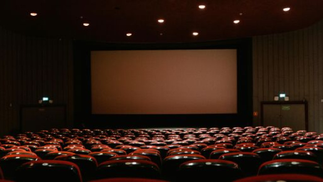 Sala cinematografica vuota &copy; Pexels.com