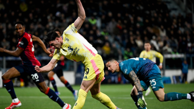 Dusan Vlahovic in azione contro il Cagliari &copy; Juventus FC